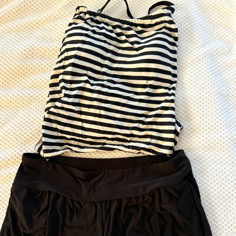 2 Piece Swimsuit Medium Skort and Top Black Bottoms B & W Stripe